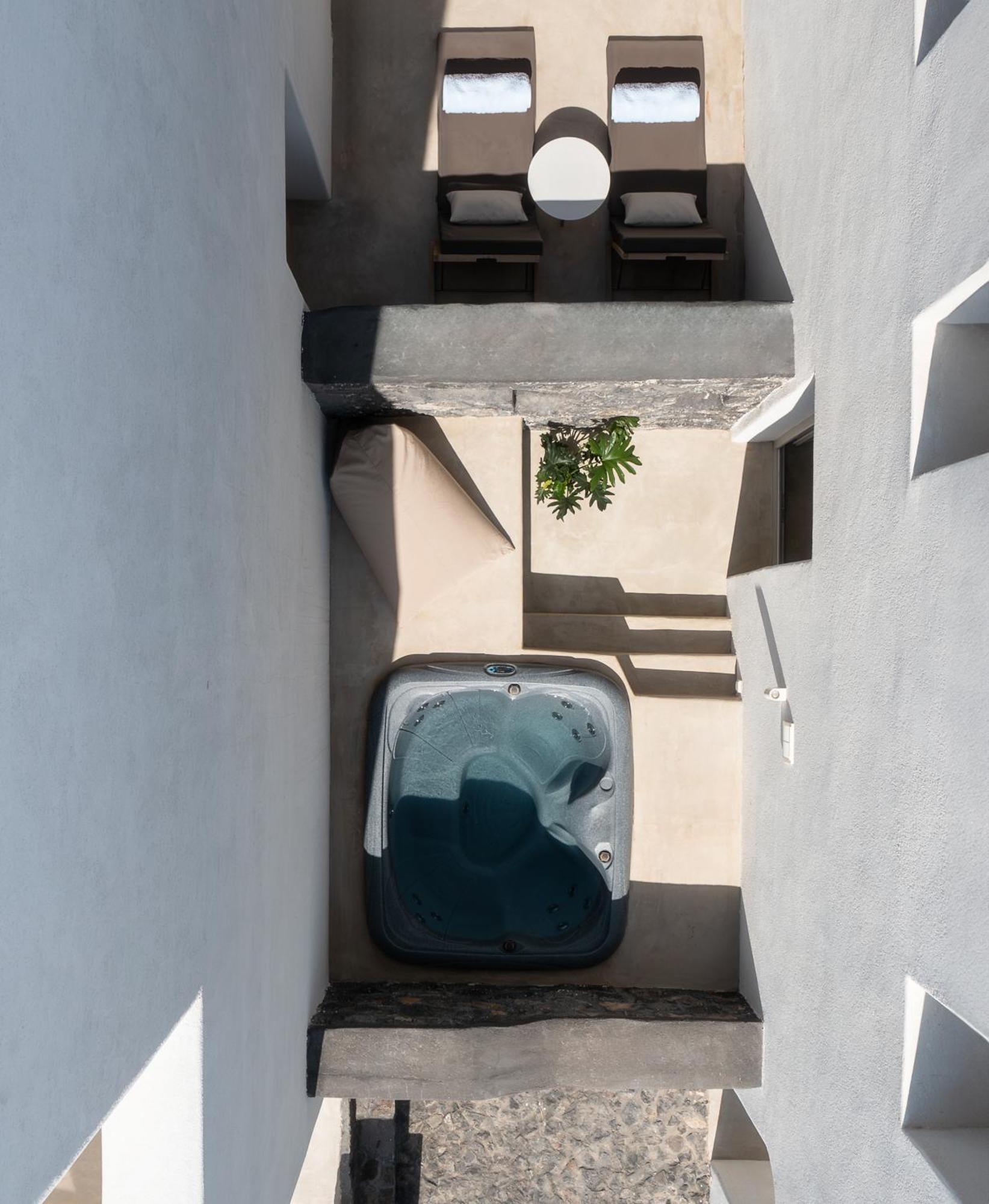 Danae Suites Santorini Oia  Exterior photo